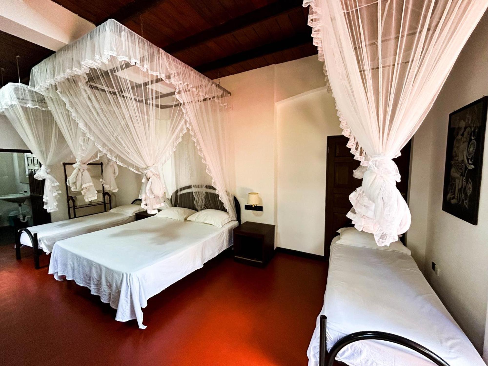 Hotel La Felicita Mirissa Eksteriør bilde