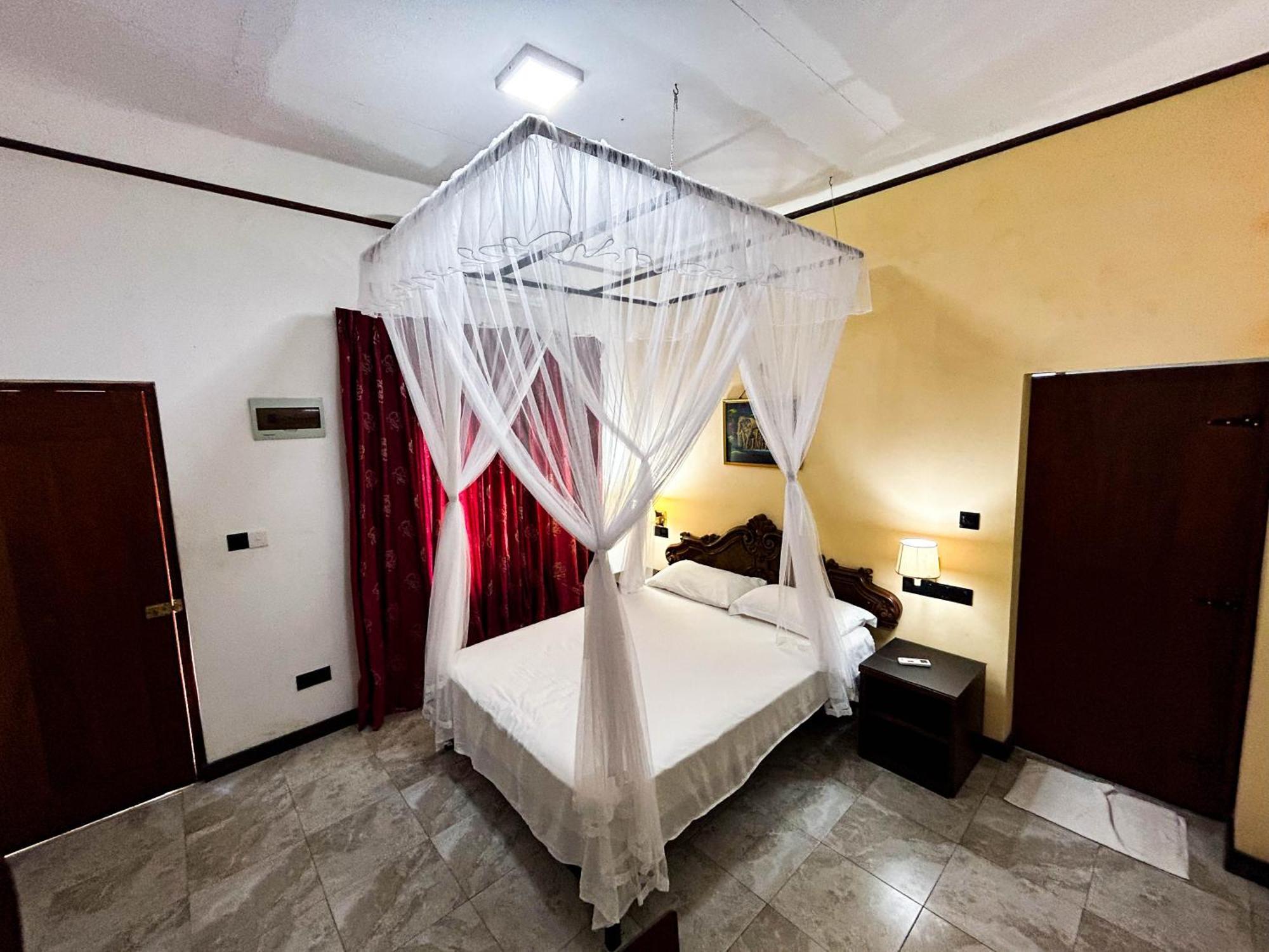 Hotel La Felicita Mirissa Eksteriør bilde