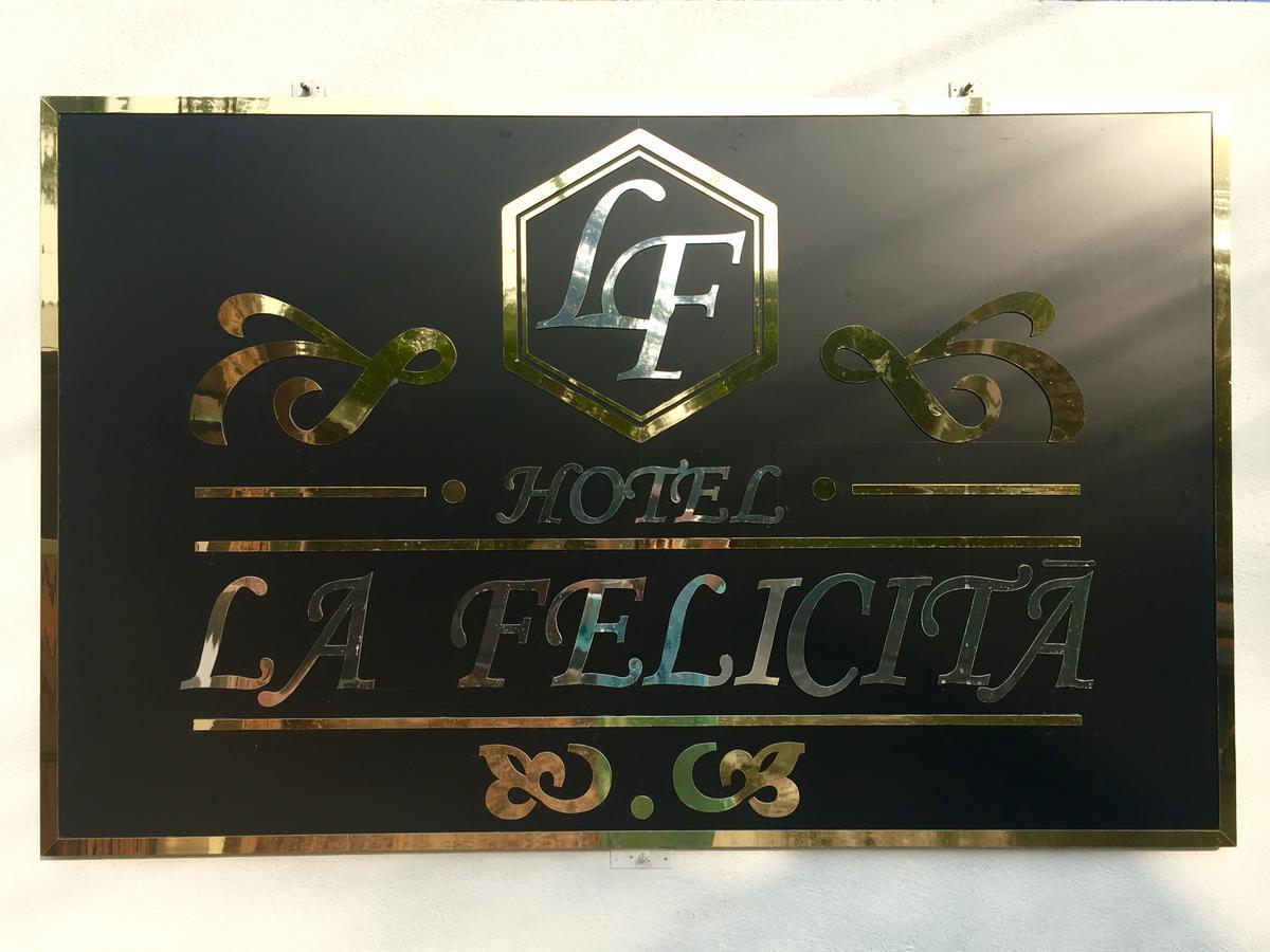 Hotel La Felicita Mirissa Eksteriør bilde