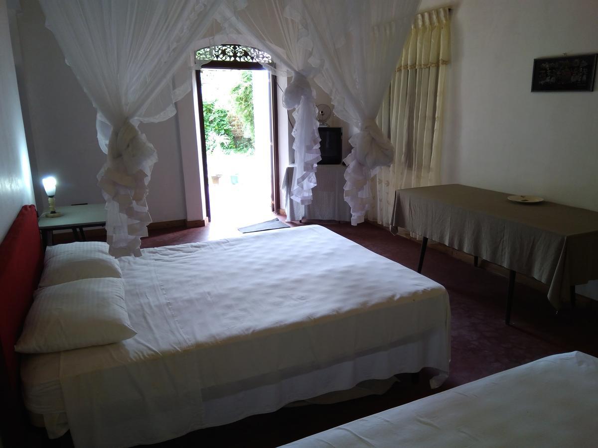 Hotel La Felicita Mirissa Eksteriør bilde